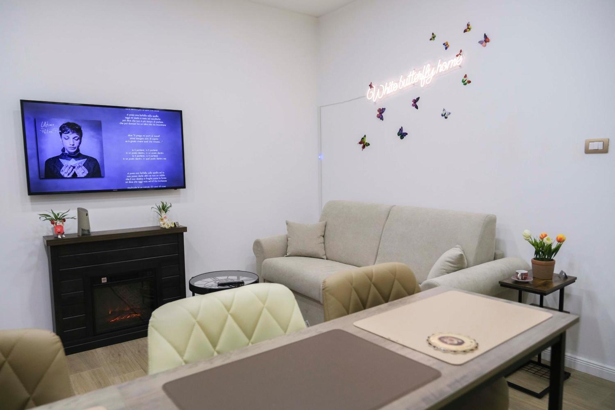 White Butterfly Home 那不勒斯 外观 照片