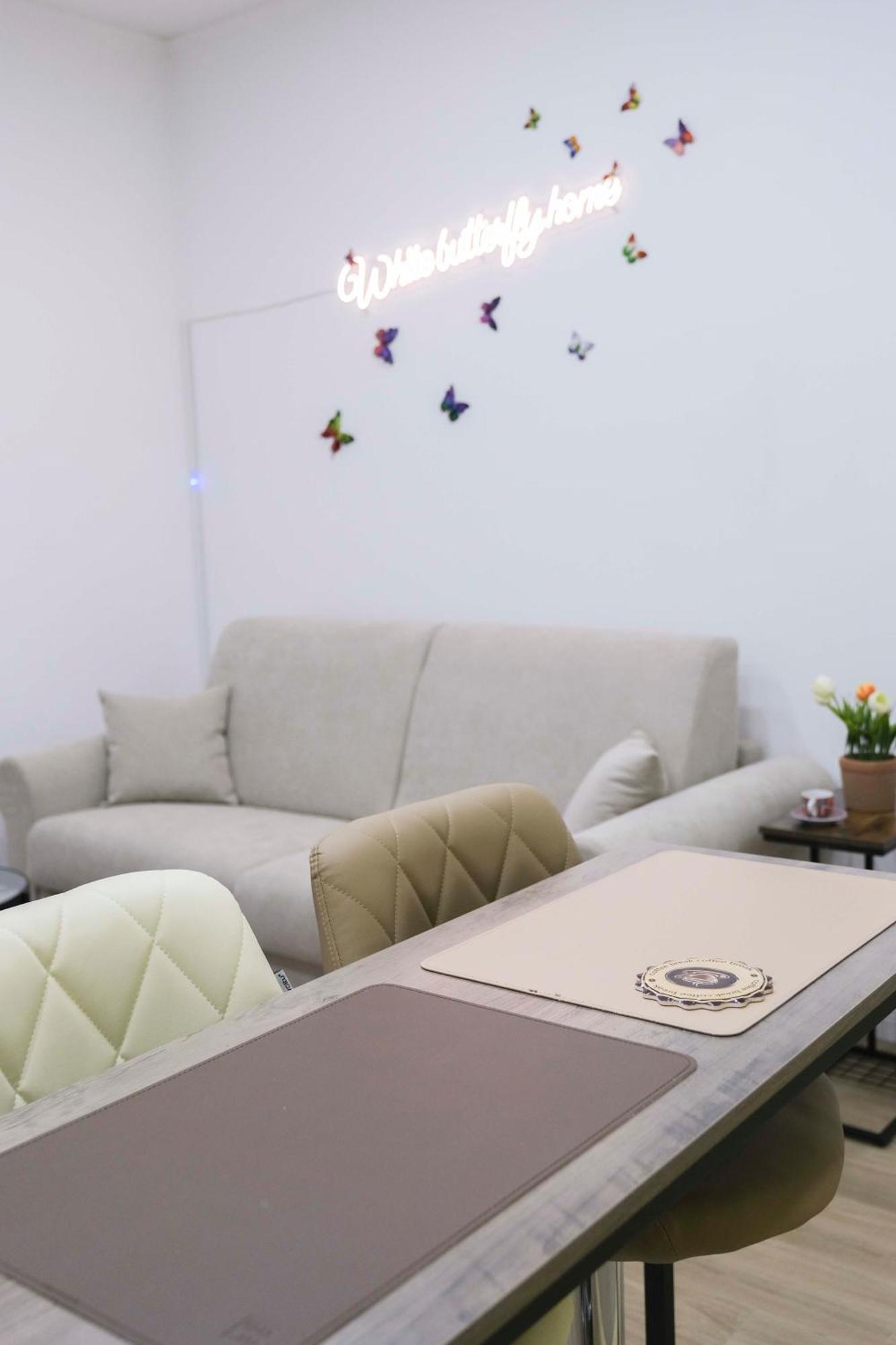 White Butterfly Home 那不勒斯 外观 照片